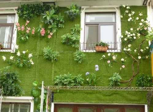 Tiểu cảnh trang trí giếng trời bằng cỏ nhân tạo