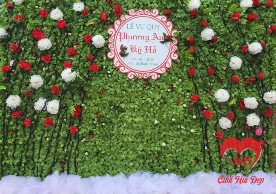 Cỏ nhựa trang trí nhà hàng tiệc cưới, cổng chào