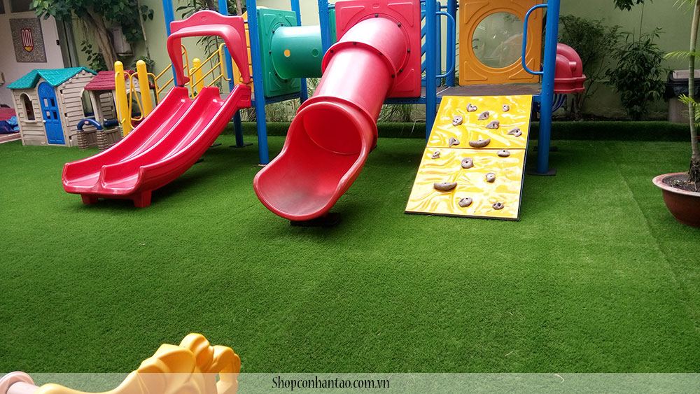 Cỏ nhân tạo lót trường mầm non Montesori quận 2