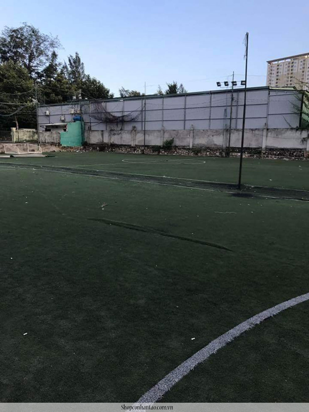 mua-ban-co-nhan-tao-cu