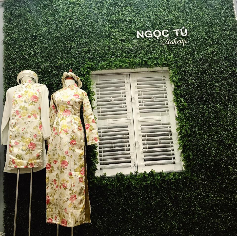 Cỏ nhân tạo sân vườn kết hợp cỏ nhựa trang trí ốp tường