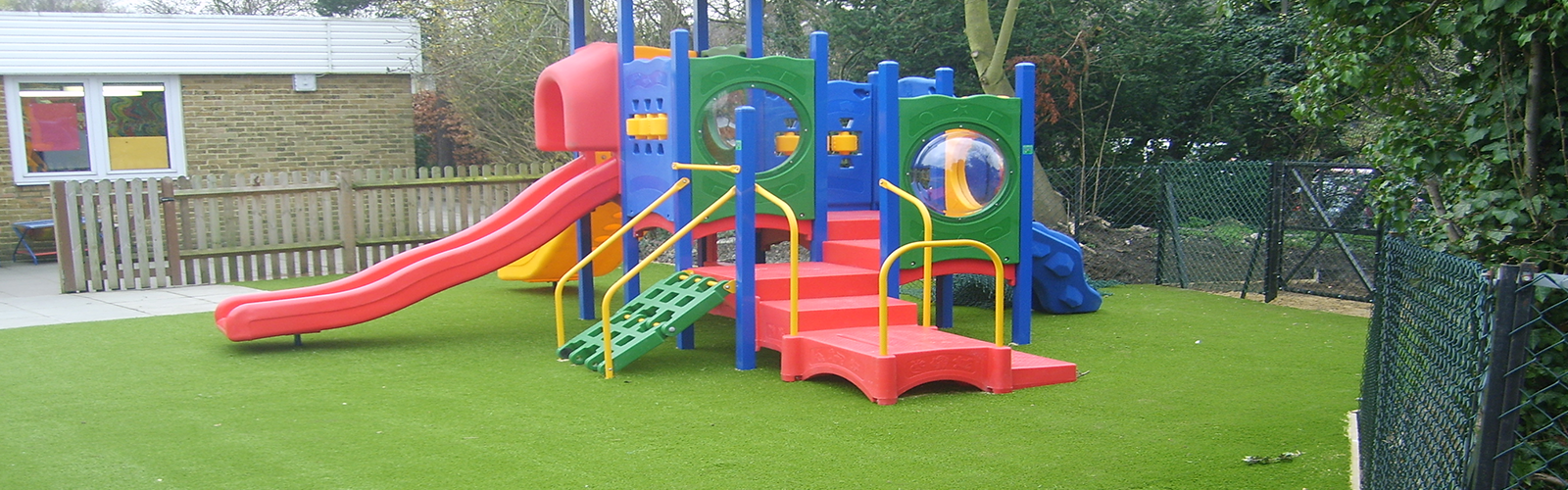 Cỏ nhân tạo trường mầm non